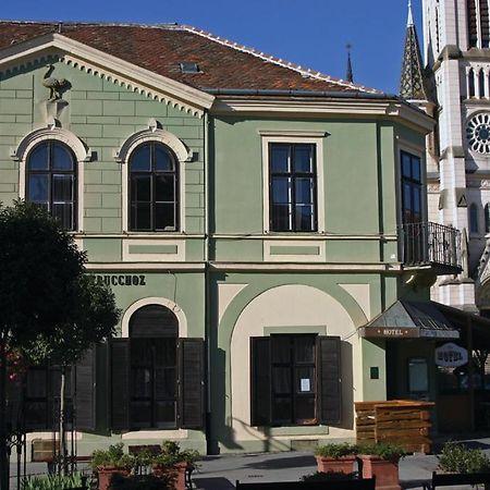 Arany Strucc Hotel Кёсег Экстерьер фото