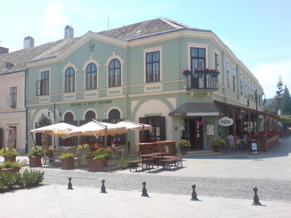 Arany Strucc Hotel Кёсег Экстерьер фото